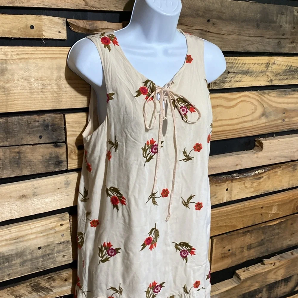 Lovers & Friends Revolve Cream Embroidered Shift Floral Dress Sleeveless‎ Mini S